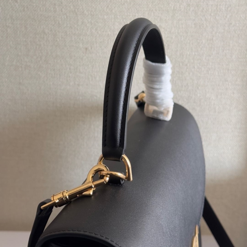 Ce1i*e kelly bags